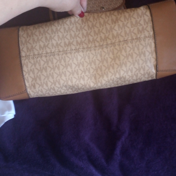 Michael kors Eva style tote/purse large - Picture 8 of 8